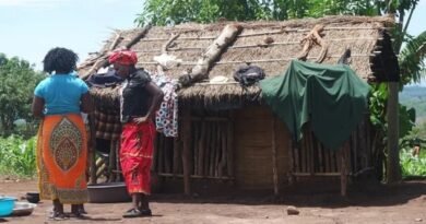 Irmãs analfabetas evangelizam aldeia na África com encenações das histórias bíblicas