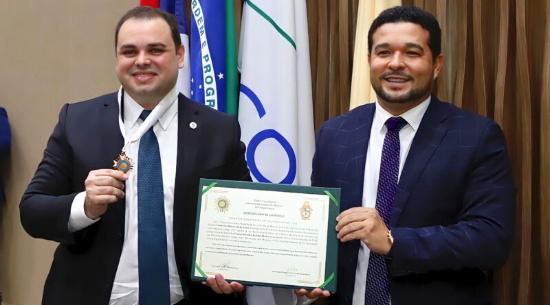 Deputado estadual Roberto Cidade é homenageado com a Medalha de Ouro Cidade de Manaus