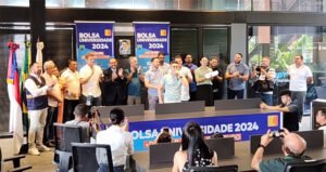 AO VIVO | Prefeito David Almeida lança edital do Programa Bolsa Universidade com mais de 34 mil vagas