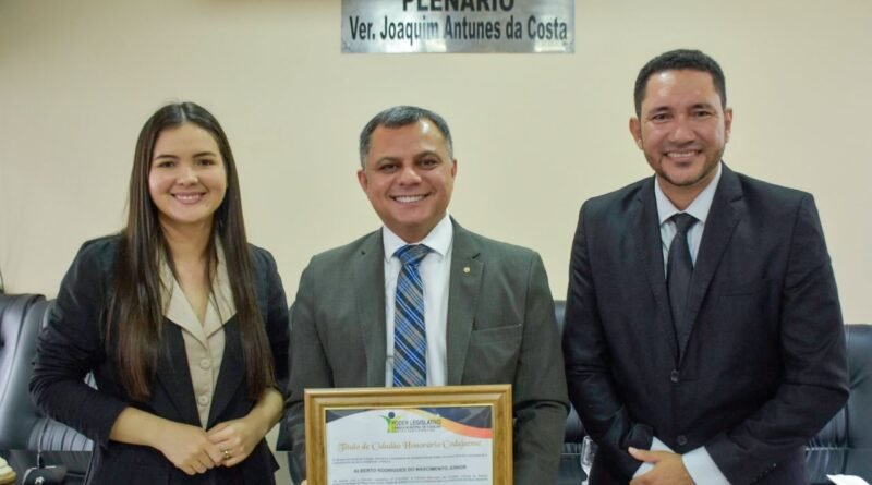Procurador-geral do MPAM recebe o Título de Cidadão de Codajás