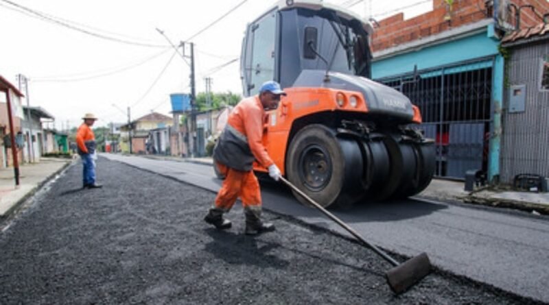 Mais de 900 vias da zona Norte de Manaus são beneficiadas com serviço de recapeamento da prefeitura