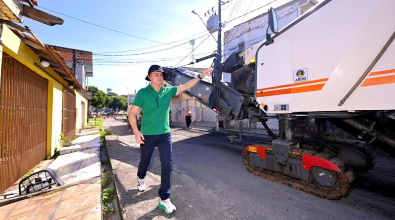 Plano de verão: Prefeito David Almeida acompanha obras no conjunto Galiléia e anuncia avanço do asfaltamento com a chegada do verão