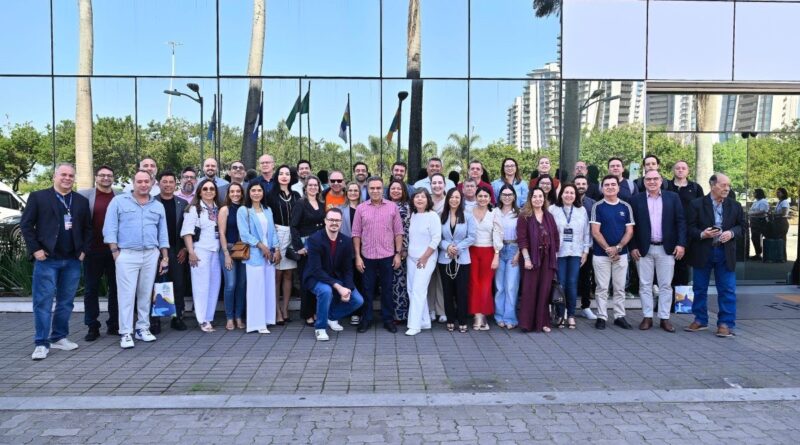 TCE-AM participa de reunião nacional sobre o aperfeiçoamento da comunicação